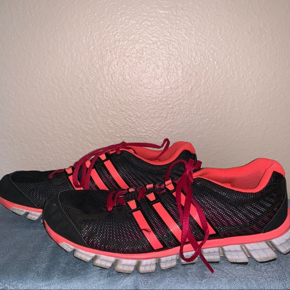 ✨Reduced ADIDAS sneaker shoes-sneakers - EUC - Picture 3 of 7